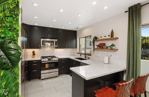 Mission Hills House | Sunset Terrace|Hot Tub|King Bed|Game Room|Parking