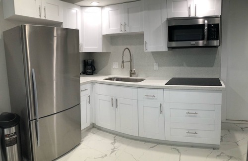 Royal Poinciana Condo | Sunset @The Oasis in Hollywood, FL (2 miles to The Beach)