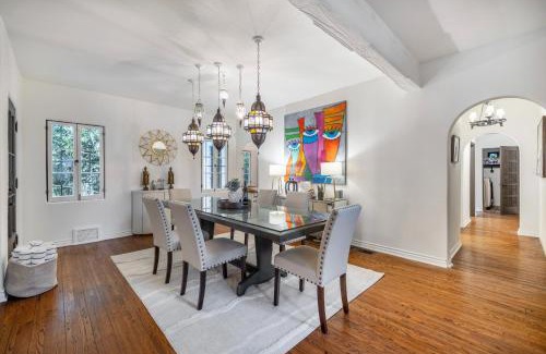 Hollywood Hills West Apartment | Sunset Vale