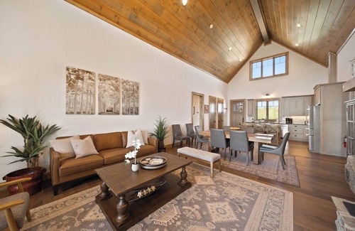 Elk Park Cabin | Sunset Valley - Luxury Home in The Lodges at Eagles Nest