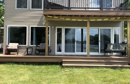 North Webster House | Sunset View, 2 Story Lake Home, 4br, 2bth, Sleeps 12 Comfortably