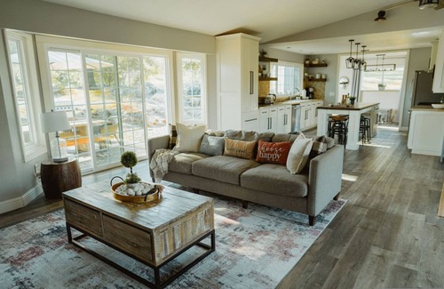 Ahwahnee House | Sunset View Boulder Bliss Hottub by Casa Oso