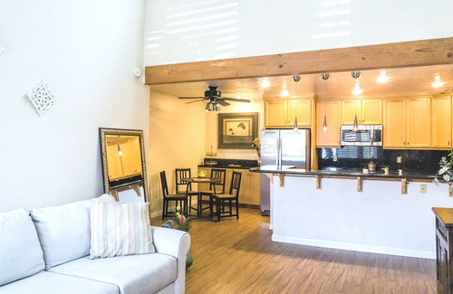 Serra Mesa Condo | Sunset View Condo *Two Free Parking *Central Location
