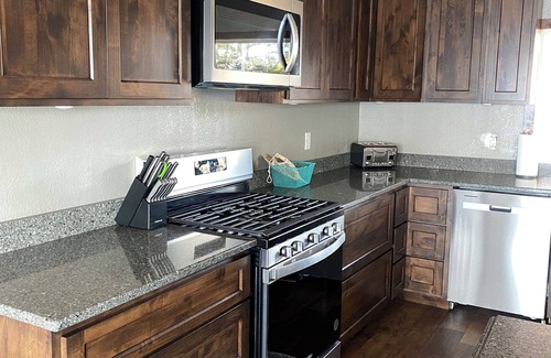 Isle House | Sunset View Getaway-Mille Lacs 3 Bedroom Home