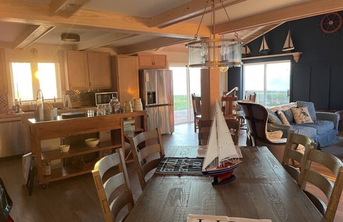 Fredonia House | Sunset View Lake House