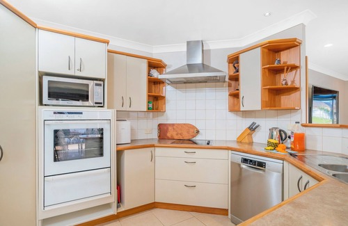 Pauanui House | Sunset View - Pauanui Waterfront Home