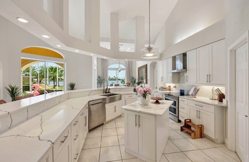 Eight Lakes Villa | Sunset view villa