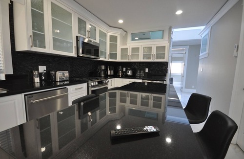 Sunset Apartment | Sunset Views Luxury 4 Bedroom Castle Home