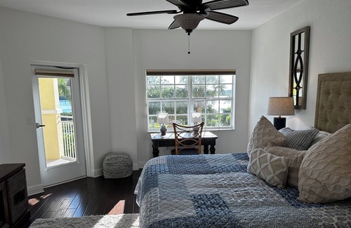 Osprey Condo | Sunset views of Gulf and Casey Key at Osprey Marina Condominiums
