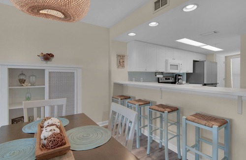 Fort Walton Beach Condo | Sunset Views + Ocean Front Condo Getaway