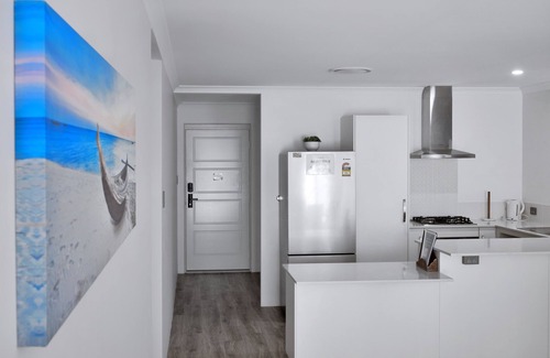 Kalbarri House | Sunset views while offering comfortable disability accessible accommodation