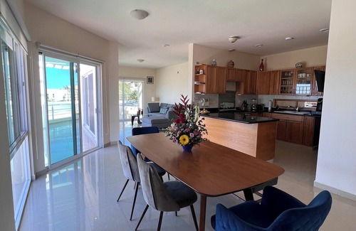 Colina del Sol Villa | Sunset Villa. A view of the best sunsets and the Sea of Cortez at a private pool