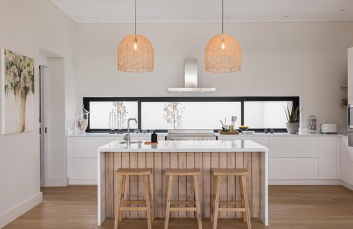 Robberg Beach Villa | Sunset Villa - Luxury Villa 150m from the beach - top floor only