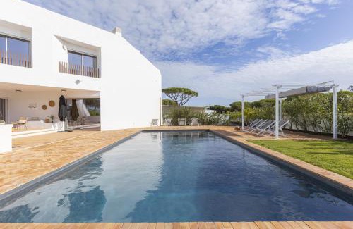 Faro Villa | SUNSET VILLA - Luxury villa with superb pool and great views