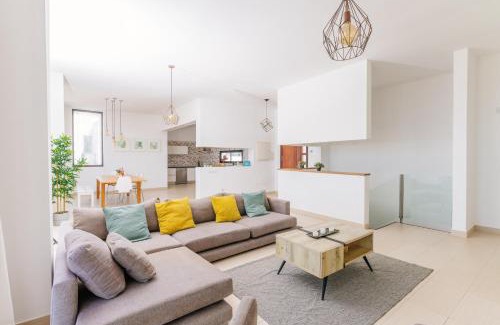 El Madronal Villa | Sunset White Villa - Ocean view, Jakuzzi, Heated Pool, Air-conditioning, Grill