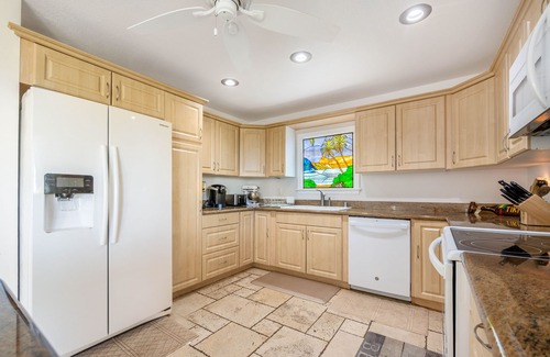 Pupukea House | Sunsetbeach Front North Shore Home In Haleiwa