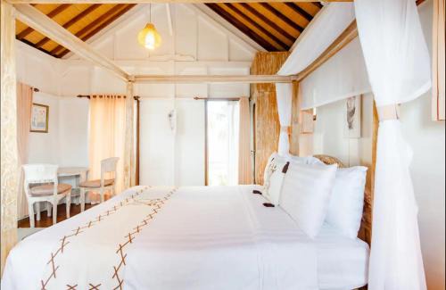 Mendoyo House | Sunsets at Sumbul