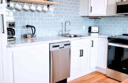 Cheticamp Apartment | Sunsets, barbecue`s and sandy beach - Cabaneaux 4
