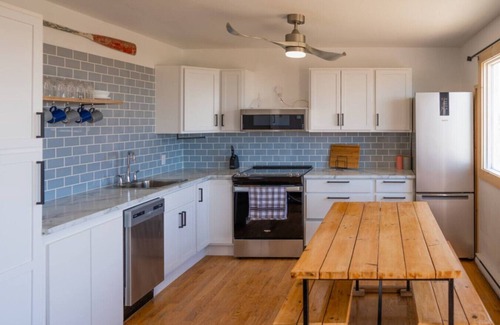 Cheticamp Apartment | Sunsets, barbecue`s and sandy beach - Cabaneaux 4