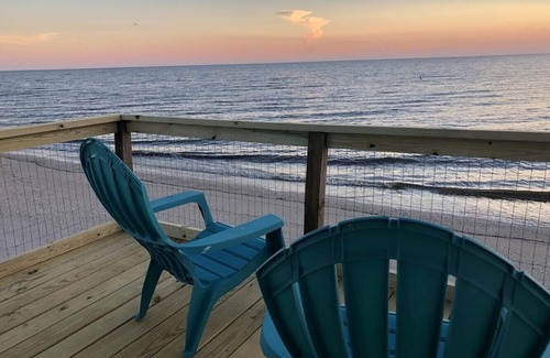 Goshen House | SUNSETS Couples families , Beach, deck, screen porch BBQ WiFi bch tags, dogs ok