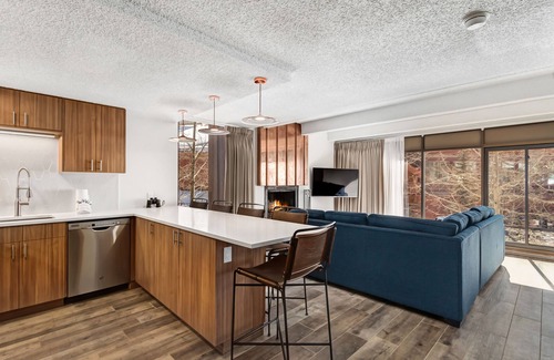 Copper Mountain Condo | Sunsets in Copper Mountain CO:- Ski in/Ski out with an amazing view