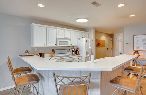 Camdenton Condo | Sunsets & Slips - Waterfront 3BR Condo at Lake of the Ozarks!