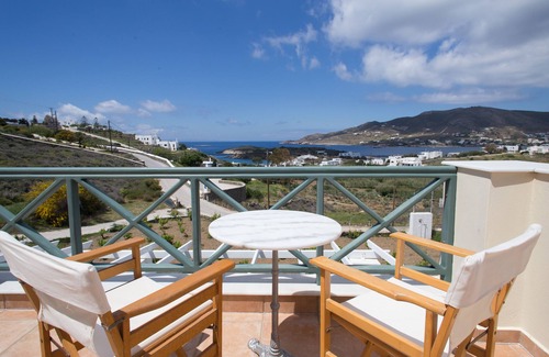 Posidonia Villa | Sunsets & Stunning Views! Elegant Renovated Villa