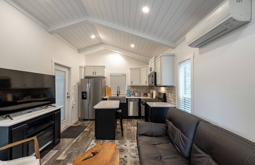 Harrison Cabin | Sunsets! Trails! Nature! Meadows! Creeks! Explore 47 Acres!n