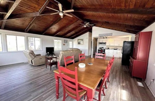 Colington Harbour House | SunsetSanctuary-CanalFront/DogFriendly/Pool&Tennis