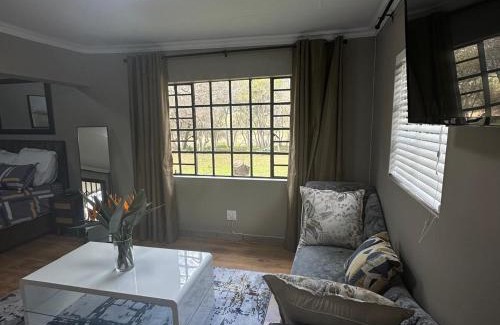Magaliesberg House | SunsetSunrise Country Farm 3 Bedroom House