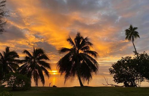 Hauru Apartment | SUNSETVIEW, studio, private beach, amazing swim & sunset
