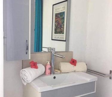 Hauru Apartment | SUNSETVIEW, studio, private beach, amazing swim & sunset