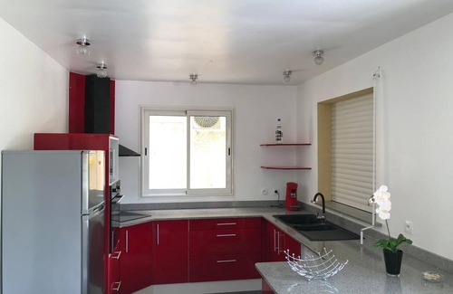 Perinet Apartment | Sunshay'n House & Cars Rental Appartement Escapade