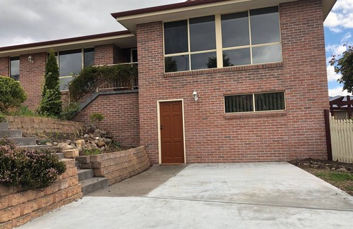 Austins Ferry Apartment | Sunshine Apartment