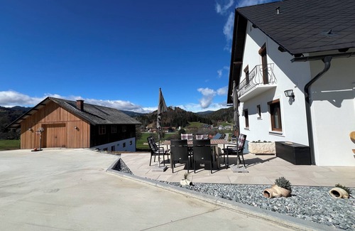 Gemeinde Großradl House | Sunshine apartment and holiday home with a large leisure barn and terrace