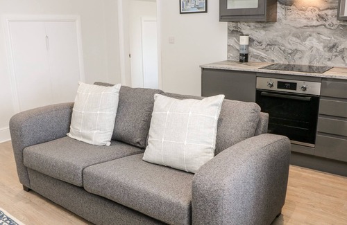 Milford Cottage | SUNSHINE APARTMENT, pet friendly in Duffield