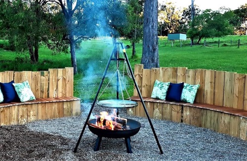 Glass House Mountains House | Sunshine Coast Farm Stay