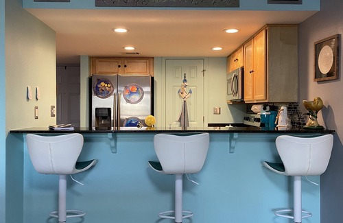 Biloxi Condo | Sunshine & Beach Views at 2046 Beach Blvd
