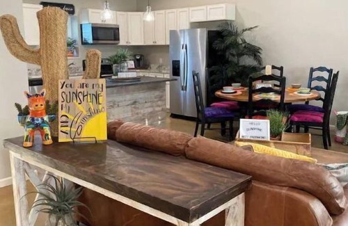 Canyon House | Sunshine Casita! A quiet country setting.10 minute drive to Palo Duro Canyon.