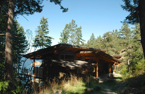 Lund House | Sunshine Coast Gem : Close to Savary Island with conveniences of the Mainland