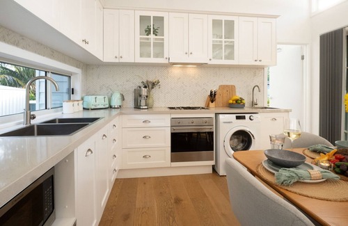 Culburra Beach House | Sunshine Cottage - pet-friendly retreat