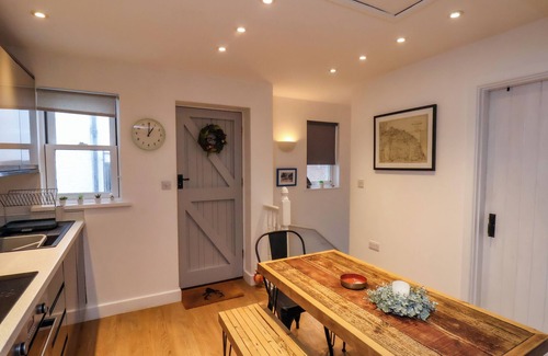 Whitby Cottage | Sunshine Cottage