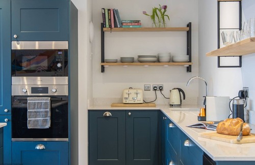 Helmsley Cottage | Sunshine Cottage - Luxury cottage/dog friendly