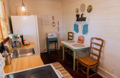 Chappell Hill Cottage | Sunshine Cottage Of Chappell Hill