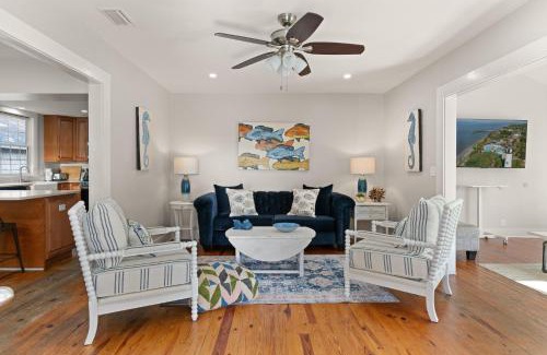 East Beach House | Sunshine Daydreams - 4310 Seventh Street