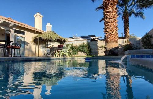 Indio House | Sunshine Daydream by the Pool and Spa