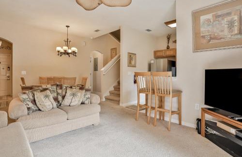 Regal Palms House | Sunshine Delight
