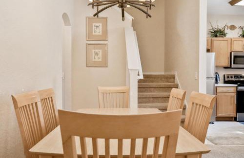 Regal Palms House | Sunshine Delight