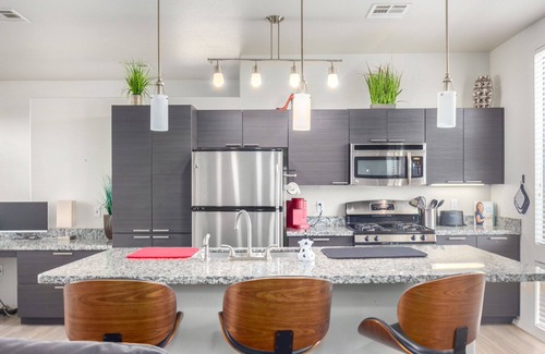 Mountain Park Ranch House | Sunshine-Filled Luxury Loft w/Office, Balcony, Spa, Heated Pool, Fire Pit +n