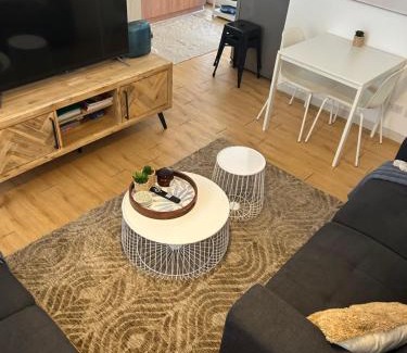 Brahma Lodge Apartment | Sunshine Five